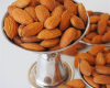 Badamı yuyub yemək onun qida dəyərini azaldırmı?