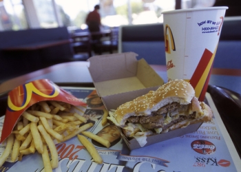 McDonald&#039;s burger reseptlərini dəyişəcək