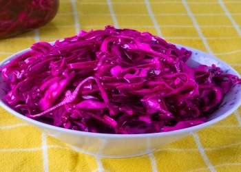 Bənövşəyi kələm turşusu resepti necə hazırlanır?