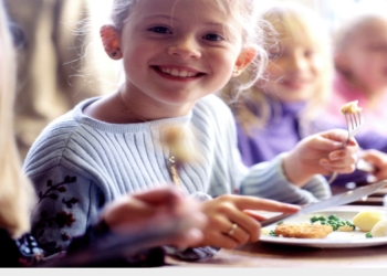 Uşaqlıqda pis vərdişlər yemək pozğunluğuna səbəb olur