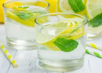Acqarına limonlu su içməyin təhlükələri
