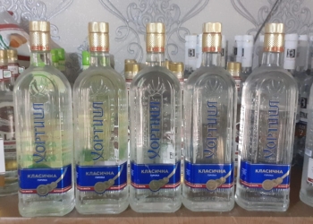 “Ay işığı” kafesində saxta alkoqollu içkilər aşkarlandı