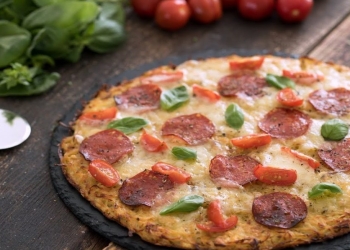 10 dəqiqəyə tavada kartof pizzası