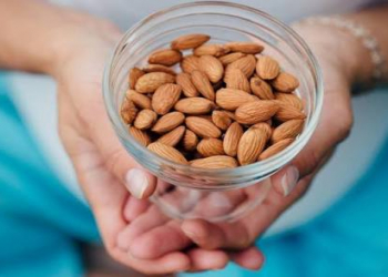 Vitamin B17 (Amigdalin) hansı qidalarda var?