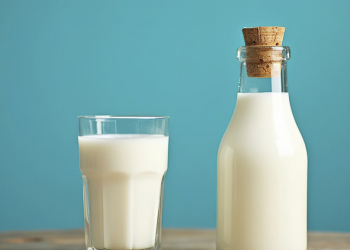 Dietoloq: “Bitki mənşəli süd yalnız tərkibi sadə olduqda faydalıdır”