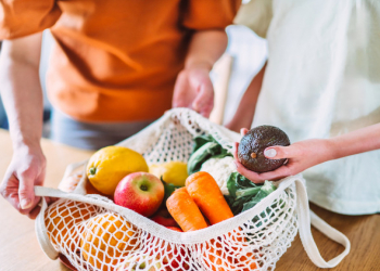 Meyvə və tərəvəzlər orqanizmi qocalmadan qoruyan antioksidantlarla zəngindir
