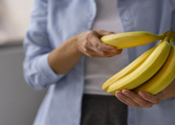 Banan bir günə qaralır? - Onları 2 həftə təravətli saxlamağın sirri