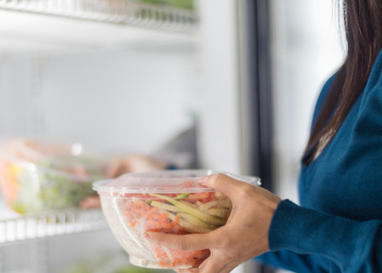 Hazır yemək alarkən son istifadə müddətinə diqqət etmək tövsiyə olunur