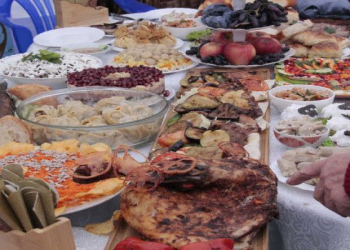 Kişilərdə bağırsaq xərçəngi yaradan qidalar