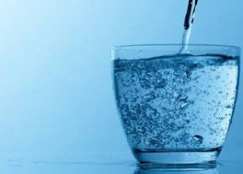 Yeməkdən əvvəl su içmək toxluq hissini artırırmı?