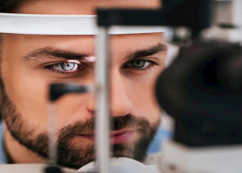 Göz sağlamlığını təhlükəyə atan əlamətlər açıqlanıb