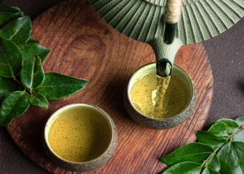 Səhər yeməyində yaşıl çay enerji verir və oyandırır