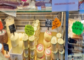 Supermarketdə satılan pendirlərdə gizli maddələr – E-nömrələrin tərkib sirləri
