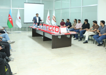 Pakistanlı MBA tələbələri “Ulduz” şokolad fabrikində istehsalat turunda iştirak ediblər