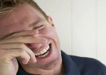 Psixoloq gülüşün sağlamlığa faydalarını açıqladı