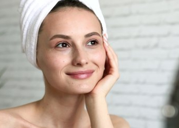 Duşdan sonra edilən bu səhv üz iflicinə səbəb ola bilər