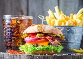 Fastfud və yarımfabrikatlar qocalmanı necə sürətləndirir?