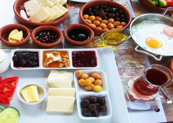 Daha uzun yaşamaq üçün düzgün qidalanma əsas şərtdir