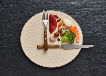 Aralıqlı aclıq hər kəs üçün uyğun deyil – həkim risklərdən danışdı