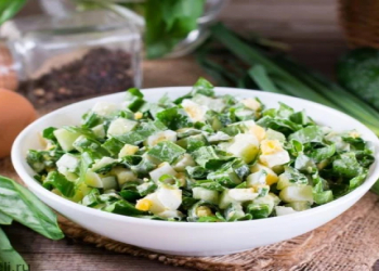 Yazın ən dadlı salatı – çəmən sarımsağı ilə asan və faydalı resept