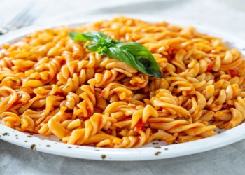 Makaronu sağlam qidaya çevirməyin sirri