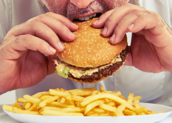 Stressi yeməklə “boğmaq” vərdişindən necə qurtulmaq olar?