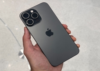 &quot;iPhone 15 Pro&quot; istifadəçiləri yanıq xəsarətlərindən şikayətlənirlər