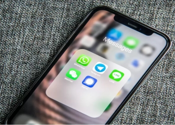 &quot;iPhone&quot; istifadəçiləri &quot;WhatsApp&quot;da audio və video mesajları daha rahat göndərəcəklər