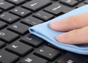 Noutbukun klaviaturasını necə tez təmizləmək olar? - 3 ÜSUL