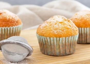 Çay üçün ləzzətli desert: armudlu qaymaqlı keks