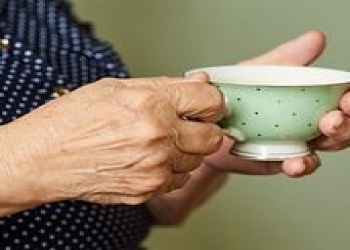 100 yaşlı Britaniya sakini gündə 8 stəkan çay içir