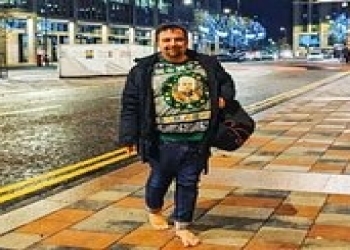 Səkkiz il ayaqyalın gəzdi və nəticələrdən danışdı