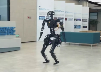Çin insanabənzər robotların kütləvi istehsalına başlayacaq