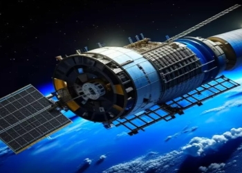 &quot;SpaceX&quot; hərbi peyklərini orbitə buraxıb