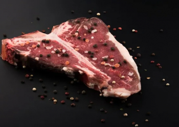 Yerə düşən ətdən kabab bişirmək olarmı?