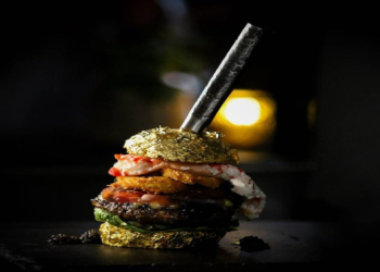 Ən bahalı hamburger: 9 min manata satılıb