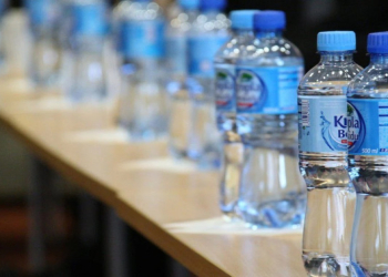 Plastik butulkada su içmək zərərlidir?