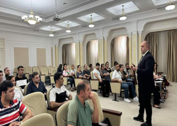 Qida məhsullarının çatdırılması xidməti ilə məşğul olan şirkətlərin əməkdaşları maarifləndirilir