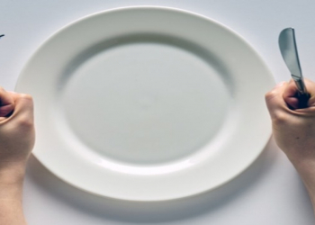 Səhər yeməyi zəruridirmi? - Qastroenteroloq açıqlayıb