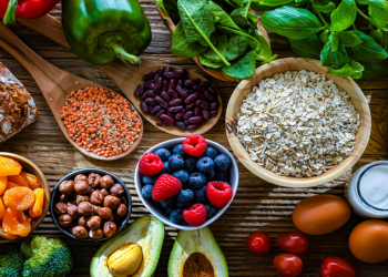 Diyetoloq: “Sağlam qidalanmanın əsas prinsipi – fərdi yanaşmadır”