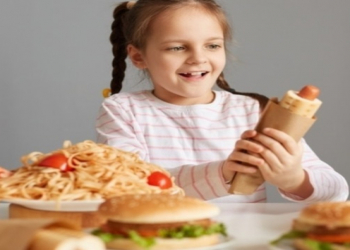 Uşaqlar üçün sağlam seçimlər: pediatr bu qidalardan uzaq durmağı tövsiyə edir