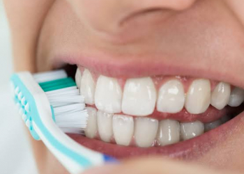 Gündə iki dəfə diş fırçalamaq bəzən kifayət etmir