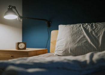 Həkim yuxu saatları ilə bağlı məşhur mifi təkzib etdi