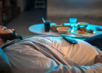 Yeməkdən dərhal sonra uzanmaq həzm prosesini pozur