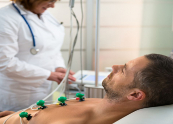 Mütəmadi ürək müayinəsi gizli riskləri vaxtında üzə çıxarır