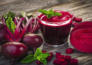 Səhər kapuçino əvəzinə çuğundur: beyin üçün təbii “enerji içkisi”