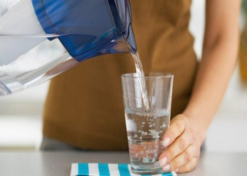 Yeməkdən əvvəl bir stəkan su içmək lazımdırmı?
