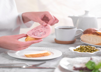 Səhər yeməyi üçün kolbasa sendviçlərindən imtina etməyin səbəbi məlum oldu