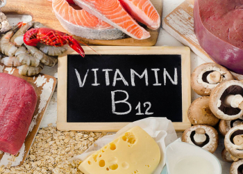 B12 vitamini çatışmazlığı hansı gizli simptomlarla özünü göstərir?