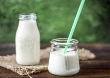 Qatıq və kefir – bağırsaq sağlamlığının təbii mühafizəçiləri